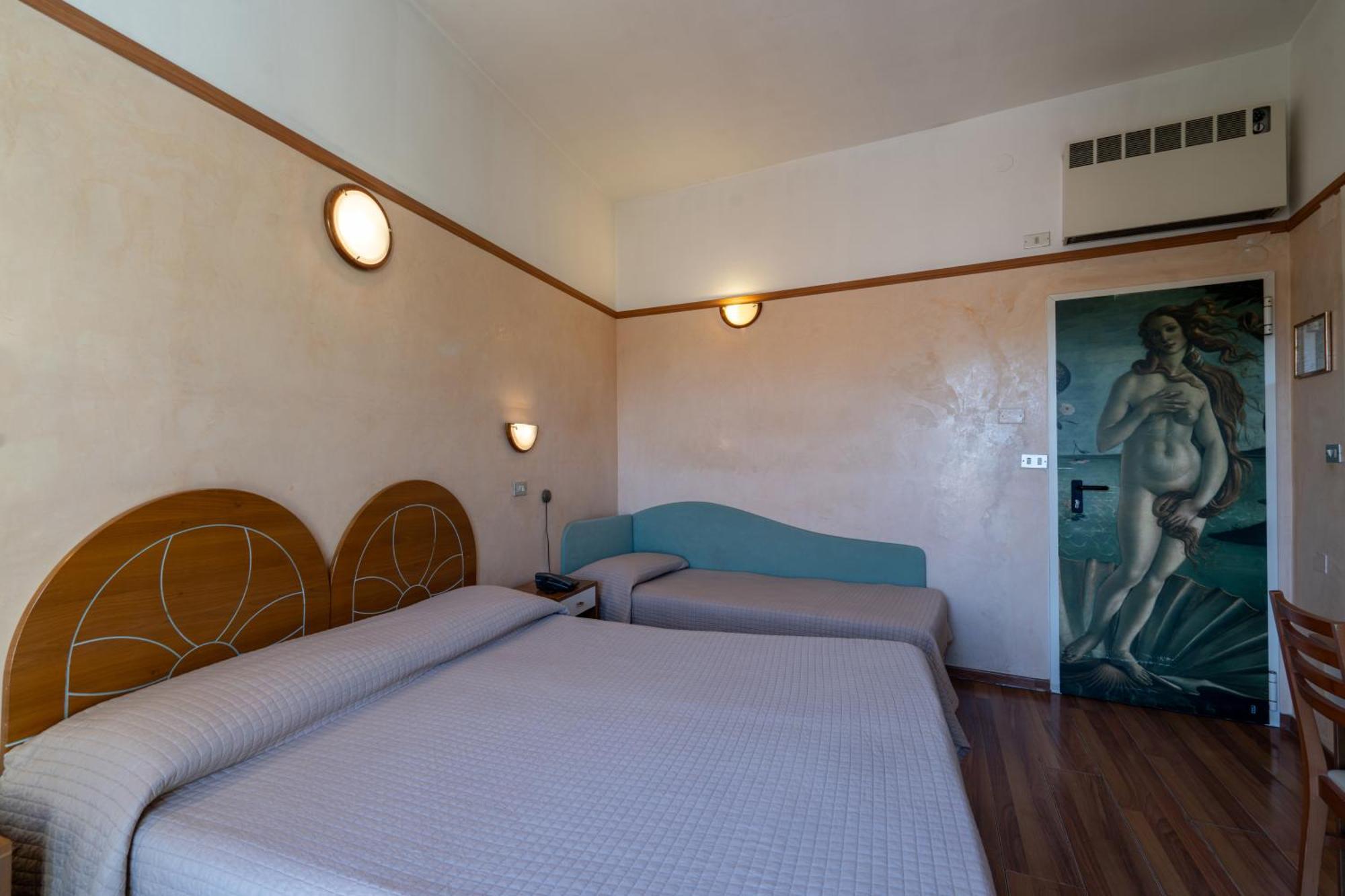 Hotel Britannia Rimini Marina Centro エクステリア 写真